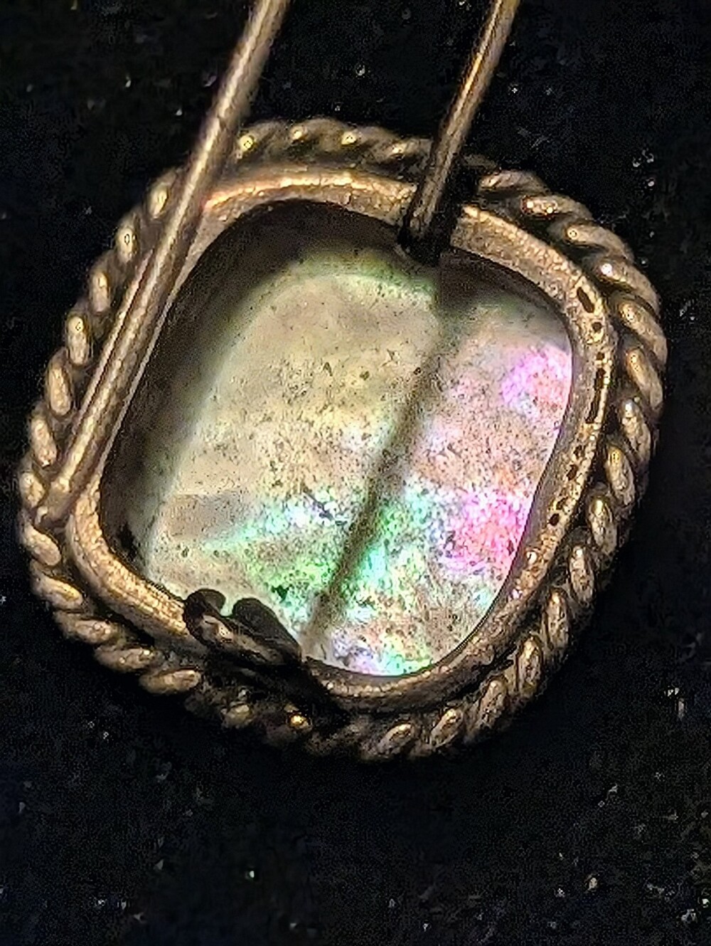 VINTAGE Mother of Pearl Dangle Earrings - Iridescent Shell - Picture 8 of 11